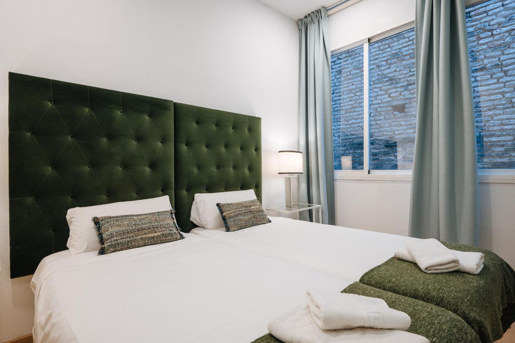 Homeyseville-amazing Views Cathedral Tomas De Ibarra - 8 Pax, Parking Optional * Sevilla