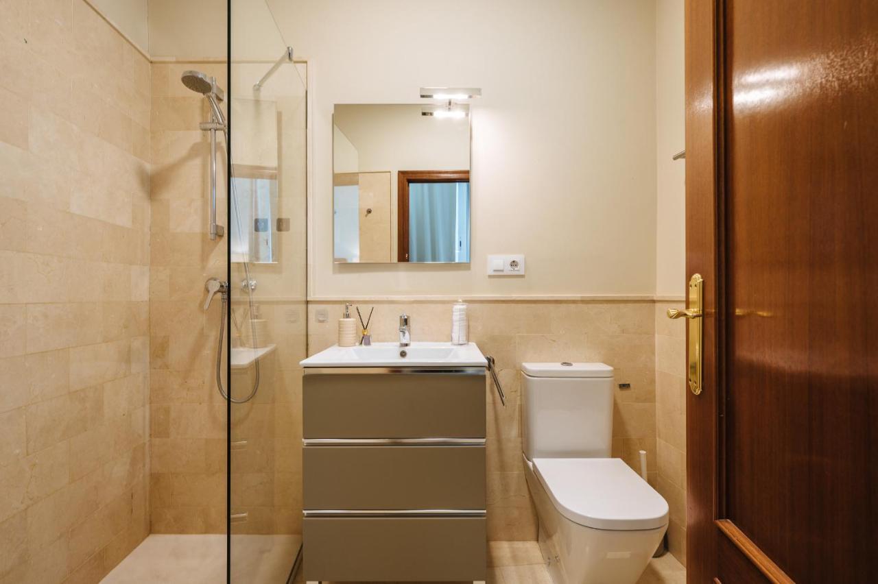 Apartment Homeyseville-amazing Views Cathedral Tomas De Ibarra - 8 Pax, Parking Optional Seville