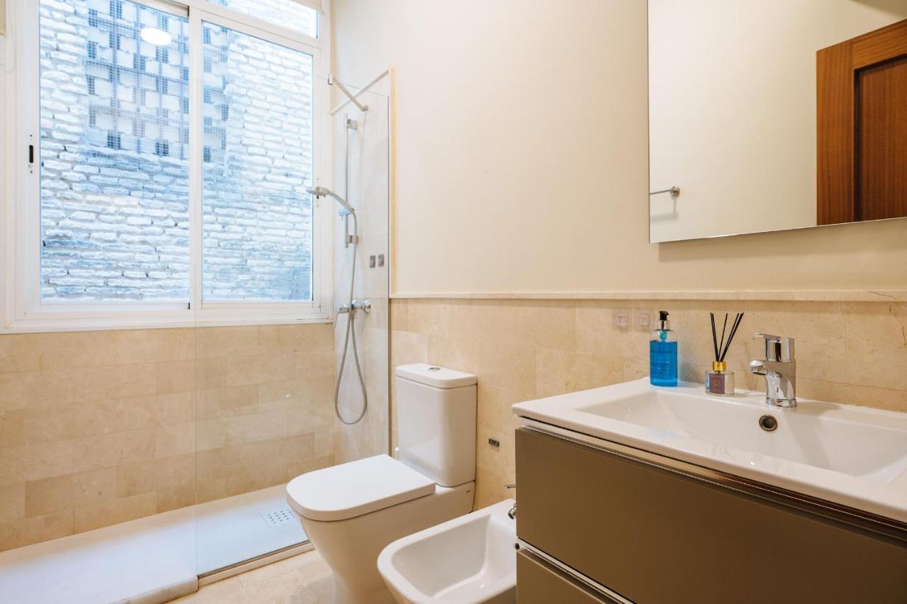 Apartment Homeyseville-amazing Views Cathedral Tomas De Ibarra - 8 Pax, Parking Optional Seville