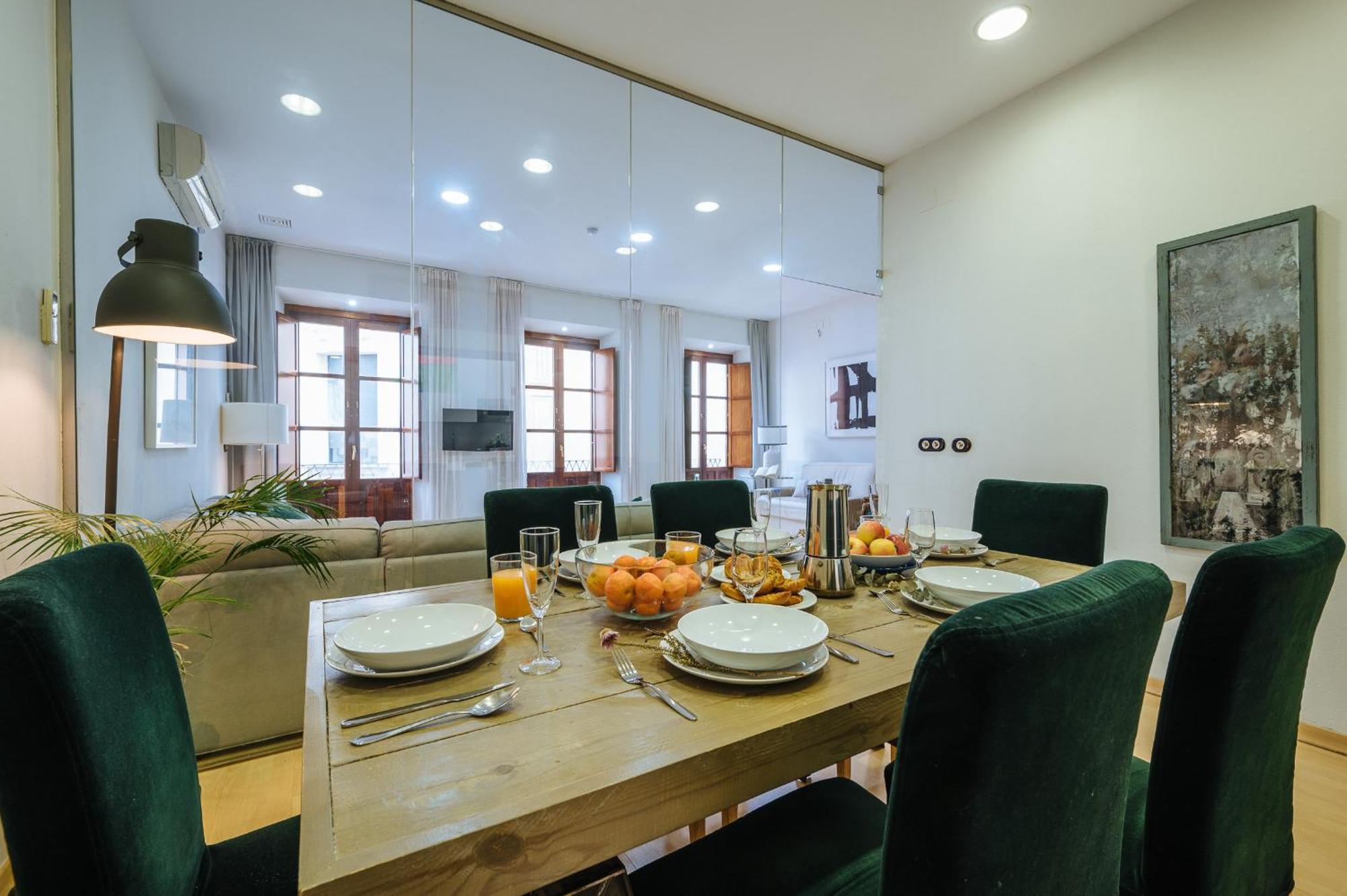 Homeyseville-amazing Views Cathedral Tomas De Ibarra - 8 Pax, Parking Optional * Seville