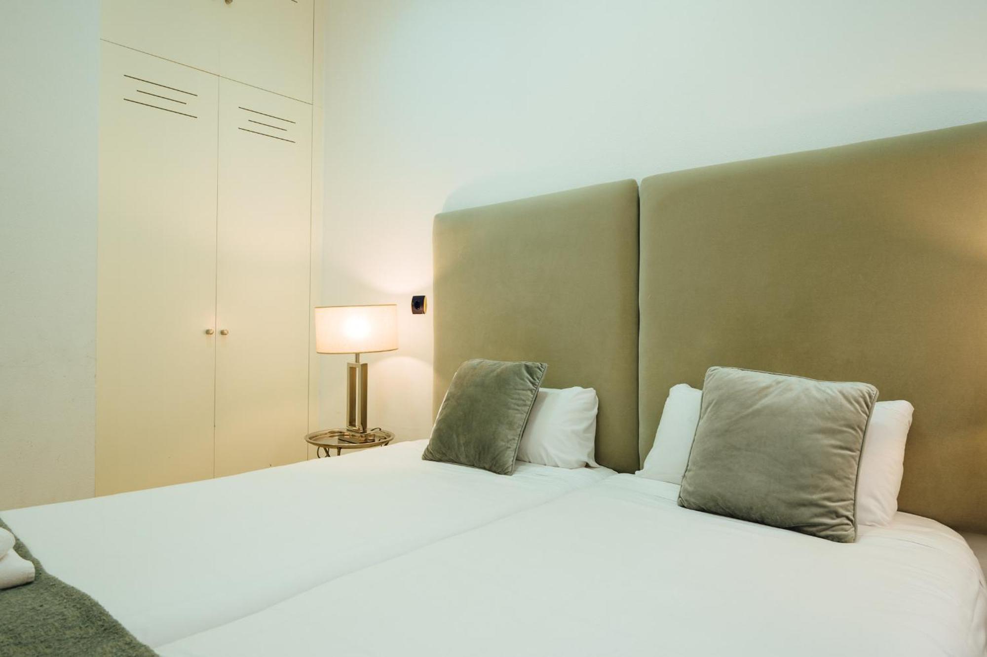 Homeyseville-amazing Views Cathedral Tomas De Ibarra - 8 Pax, Parking Optional Seville
