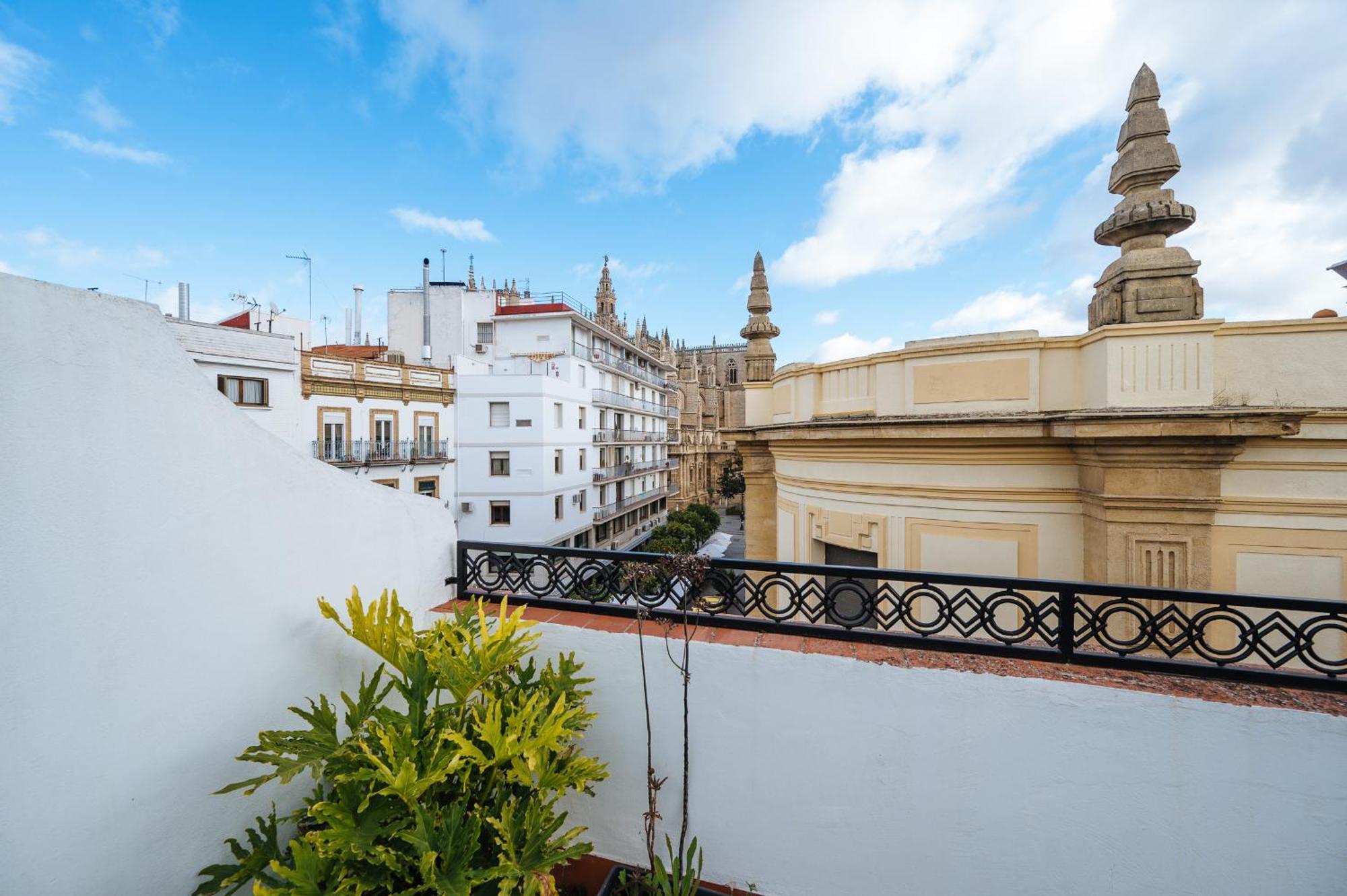 Homeyseville-amazing Views Cathedral Tomas De Ibarra - 8 Pax, Parking Optional Apartment